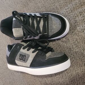 DC Sneakers Black and Gray Skate-Inspired Design